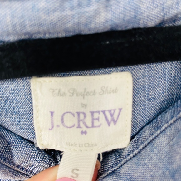 J CREW DENIM TOP - Picture 3 of 5